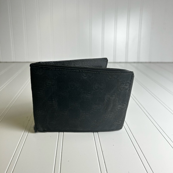 SOLD Gucci Vintage Black Bi-Fold Unisex Wallet - Picture 7 of 16